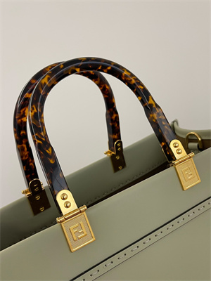 Fen.di SUNSHINE Medium Green Leather Shopper