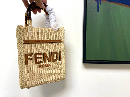 Fen.di MINI SUNSHINE SHOPPER In Natural Straw