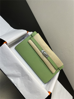 Kelly Classique To Go wallet Epsom Leather Silver Tone Metal In Vert Criquet Color HS