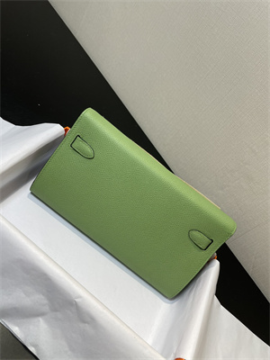 Kelly Classique To Go wallet Epsom Leather Silver Tone Metal In Vert Criquet Color HS