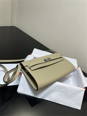 Kelly Classique To Go wallet Epsom Leather Silver Tone Metal In Trench Color HS