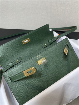 Kelly Classique To Go wallet Epsom Leather Gold Tone Metal In Vert Anglais Color HS