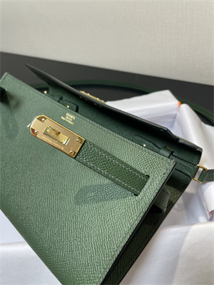 Kelly Classique To Go wallet Epsom Leather Gold Tone Metal In Vert Anglais Color HS
