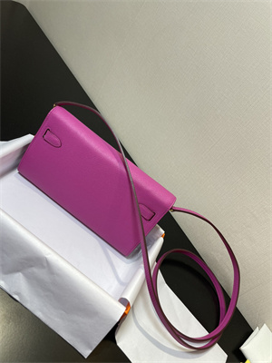 Kelly Classique To Go wallet Epsom Leather Gold Tone Metal In Magnolia Color HS