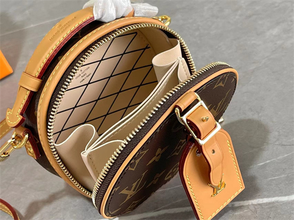 L.V Mini Boîte Chapeau Monogram Canvas M44699