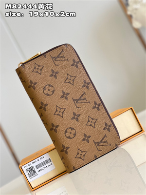 L.V Zippy Wallet Monogram Reverse Canvas M82444