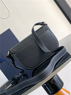 Di.or Mini Saddle Messenger Bag With Flap Black Grained Calfskin