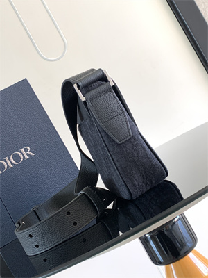 Di.or Small Saddle Messenger Bag With Flap Black Oblique Jacquard With Grained Calfskin2