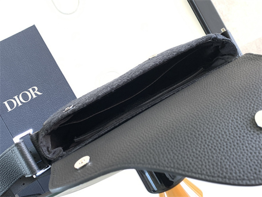 Di.or Small Saddle Messenger Bag With Flap Black Oblique Jacquard With Grained Calfskin2