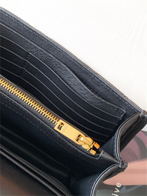 Y.S.L BECKY CHAIN WALLET  IN Black QUILTED LAMBSKIN Gold Tone Metal