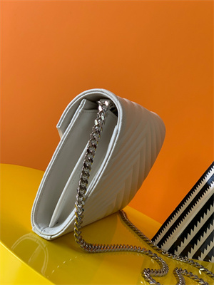 Y.S.L CLASSIC CASSANDRA CHAIN WALLET IN GRAIN DEPOUDRE LEATHER White Color Silver Tone Metal