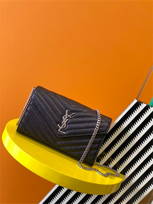 Y.S.L CLASSIC CASSANDRA CHAIN WALLET IN GRAIN DEPOUDRE LEATHER Black Color Silver Tone Metal