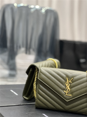 Y.S.L CLASSIC CASSANDRA CHAIN WALLET IN GRAIN DEPOUDRE LEATHER Dk Green Color Gold Tone Metal