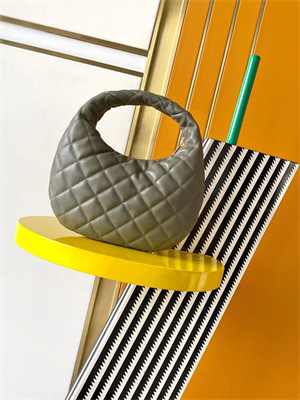 YSL ICARINO In Quilted Nappa Lambskin Green