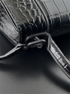 Women’s Hourglass Small Handbag Crocodile Embossed In Black-Black