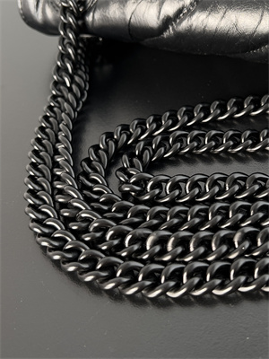 Women’s CRUSH Medium Chain Bag Quilted In Black Crushed Calfskin