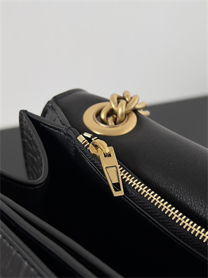 Women’s CRUSH Medium Chain Bag Crocodile Embossed In Black