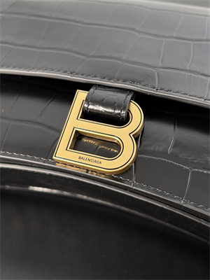 Women’s CRUSH Small Chain Bag Crocodile Embossed In Black