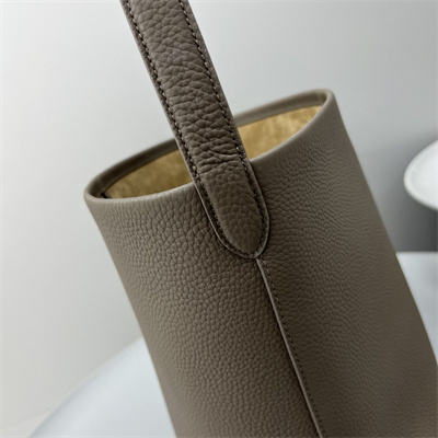 The Row Park N/S Medium Tote Bag Grained Calfskin Taupe color