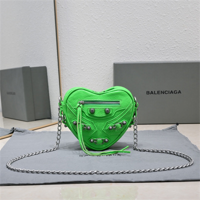 Women’s Le Cagole Heart Mini Bag In Arena Lambskin Green Color