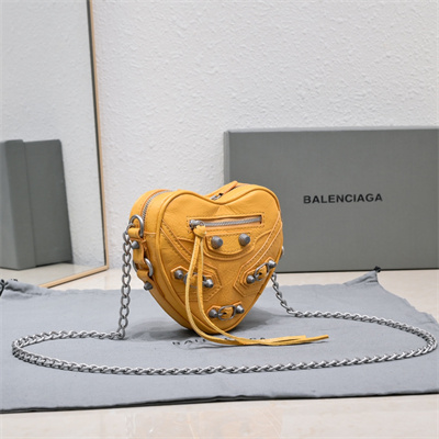 Women’s Le Cagole Heart Mini Bag In Arena Lambskin Yellow Color