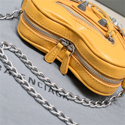 Women’s Le Cagole Heart Mini Bag In Arena Lambskin Yellow Color