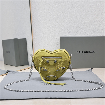 Women’s Le Cagole Heart Mini Bag In Arena Lambskin Greenish Yellow Color