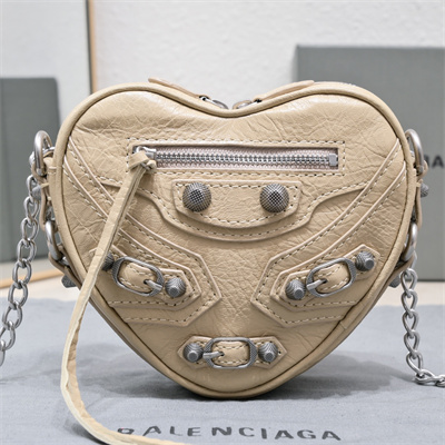 Women’s Le Cagole Heart Mini Bag In Arena Lambskin Lt Beige Color