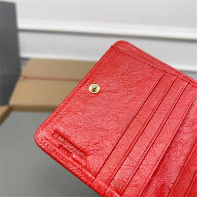 Le Cagole Compact Zippy Wallet In Arena Lambskin Red Color