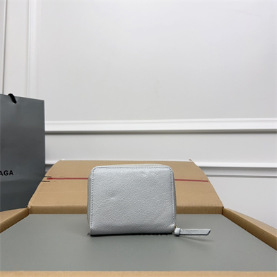 Le Cagole Compact Zippy Wallet In Arena Lambskin Lt Grey Color