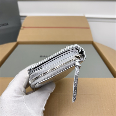 Le Cagole Compact Zippy Wallet In Metallized Arena Lambskin Silver Color