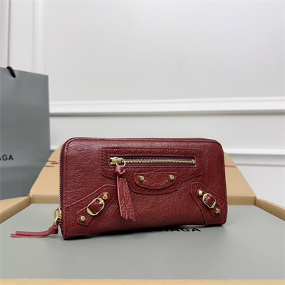 Le Cagole Continental Zippy Wallet In Arena Lambskin Burgundy Color
