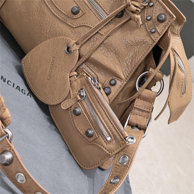 Women’s NEO Cagole City Small Handbag In Arena Lambskin Beige Color