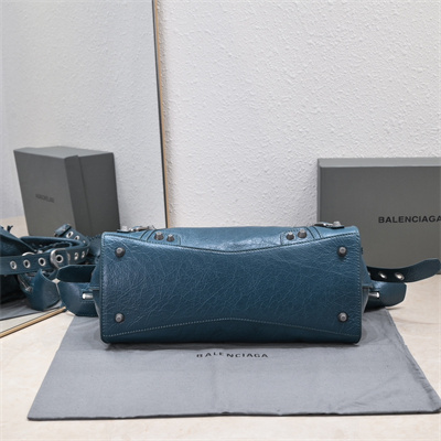 Women’s NEO Cagole City Small Handbag In Arena Lambskin Malachite Color