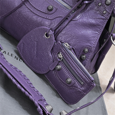 Women’s NEO Cagole City Small Handbag In Arena Lambskin Violet Color