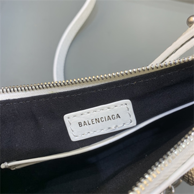 Women’s Le Cagole Mini Bag With Chain In Arena Lambskin White Color