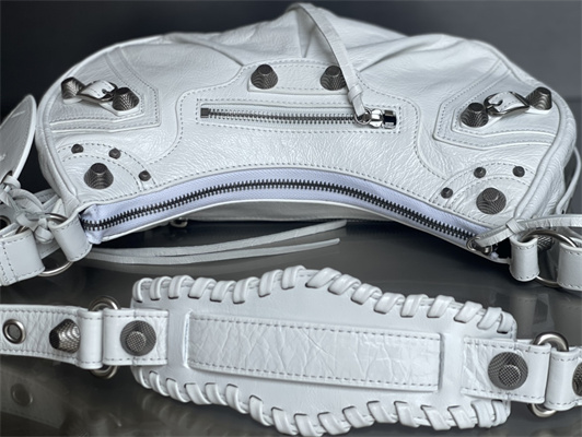 Women’s Le Cagole Small Shoulder Bag In Arena Lambskin White Color