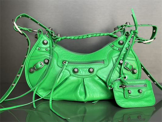 Women’s Le Cagole Small Shoulder Bag In Arena Lambskin Green Color
