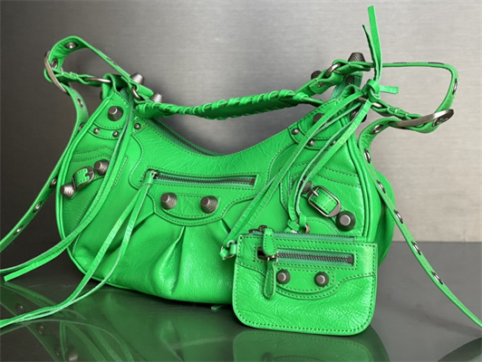 Women’s Le Cagole Small Shoulder Bag In Arena Lambskin Green Color