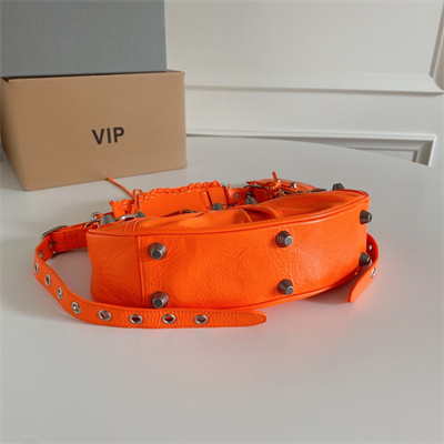 Women’s Le Cagole Small Shoulder Bag In Arena Lambskin Orange Color