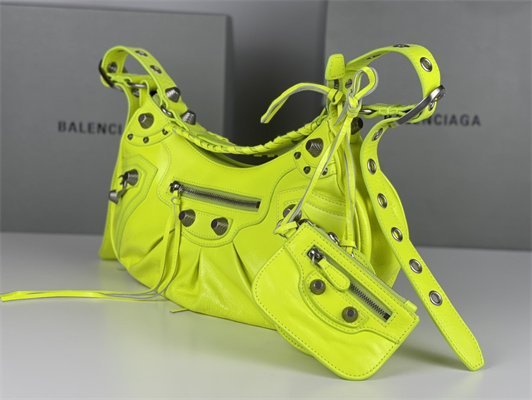 Women’s Le Cagole Small Shoulder Bag In Arena Lambskin Fluorescent Green Color