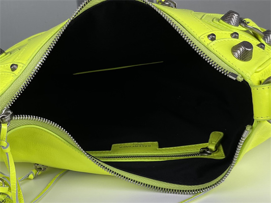 Women’s Le Cagole Small Shoulder Bag In Arena Lambskin Fluorescent Green Color