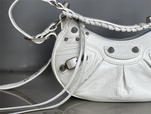 Women’s Le Cagole XS Shoulder Bag In Arena Lambskin White Color