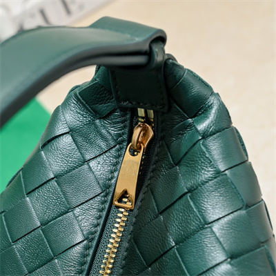 BV Mini Wallace Shoulder Bag In Soft Calfskin Leather Emerald Green Color