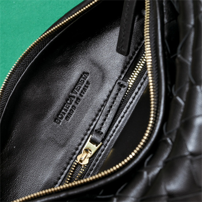 BV Medium Gemelli Shoulder Bag In Lambskin Leather Fondant Color