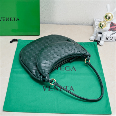 BV Medium Gemelli Shoulder Bag In Lambskin Leather Emerald Green Color