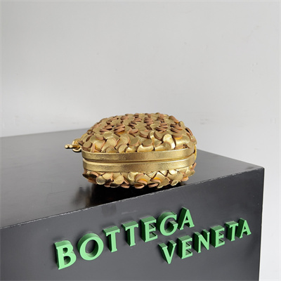 BV Knot Clutch In Metallic Lambskin Leather Gold Color