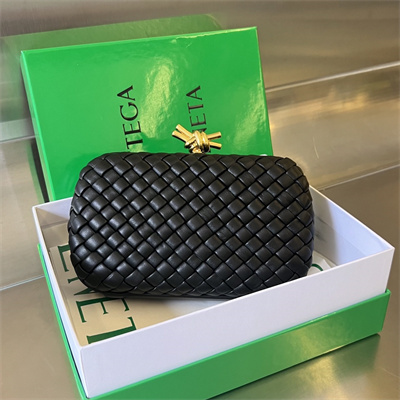 BV Knot Clutch In Lambskin Leather Black Color