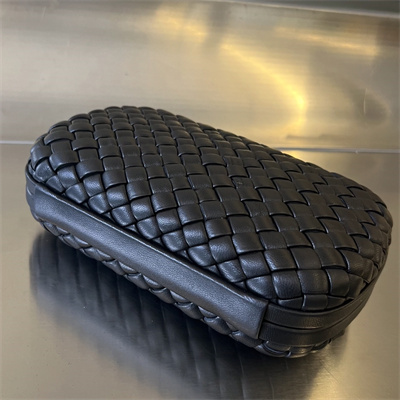 BV Knot Clutch In Lambskin Leather Black Color