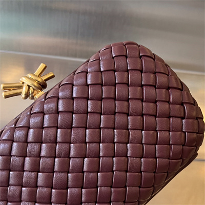 BV Knot Clutch In Lambskin Leather Barolo Color